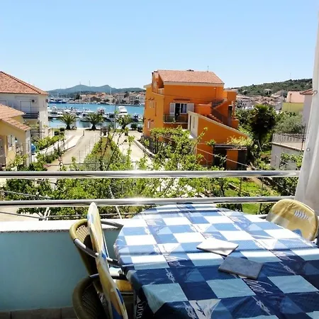 Apartment In With Sea View, Terrace, Air Conditioning, Wi-fi