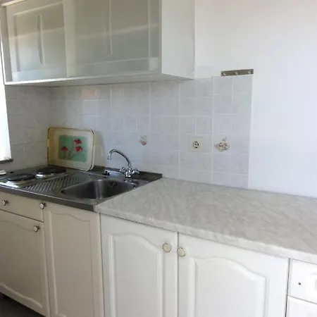 In With Sea View, Terrace, Air Conditioning, Wi-fi * Kukljica