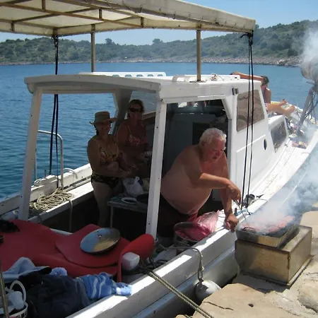 In With Sea View, Terrace, Air Conditioning, Wi-fi