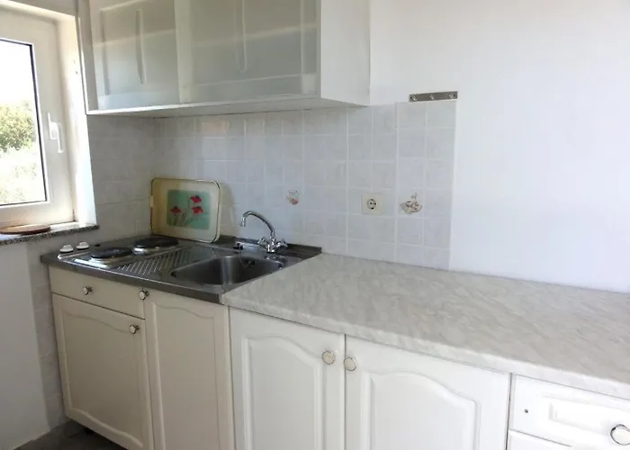 In With Sea View, Terrace, Air Conditioning, Wi-fi * Kukljica