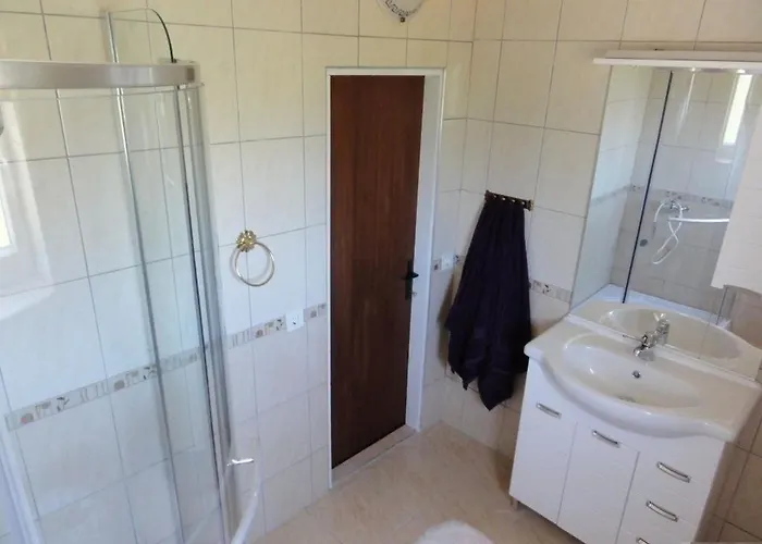 In With Sea View, Terrace, Air Conditioning, Wi-fi